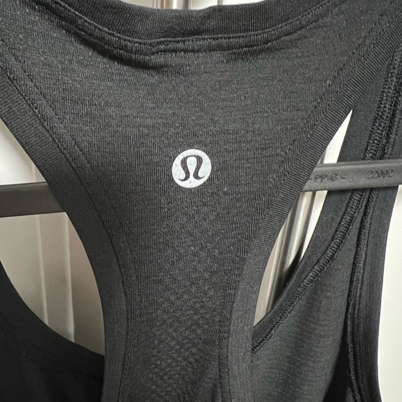 Lululemon Swiftly Tech Racerback 6/8 ? - Picture 5 of 5